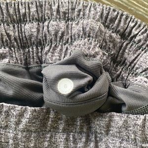 Size 6 Lululemon Hotty Hot Shorts